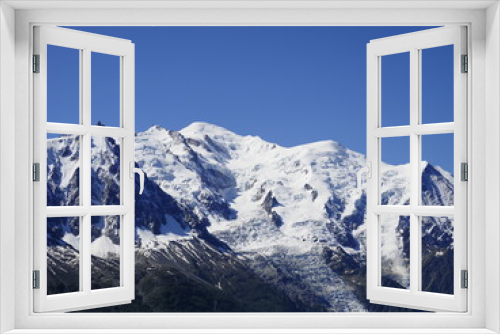 Fototapeta Naklejka Na Ścianę Okno 3D - mont blanc dans les alpes, avec ciel bleu, neige, rocs et pics.