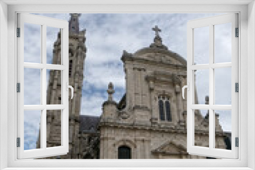 Cathédrale Notre-Dame et son clocher à Cambrai dans le Nord - France