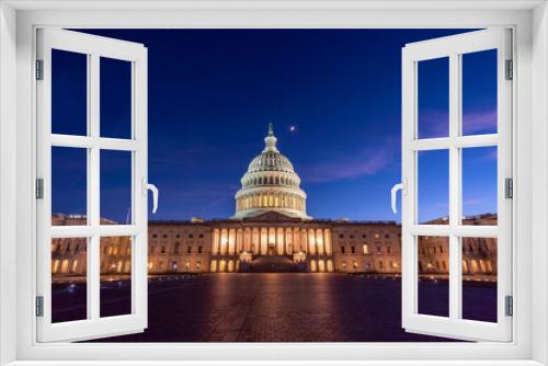 Fototapeta Naklejka Na Ścianę Okno 3D - Colorful Panoramic View of the US Capitol During Sunset