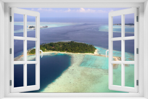 Fototapeta Naklejka Na Ścianę Okno 3D - Aerial view of a maldivian island, Maldives
