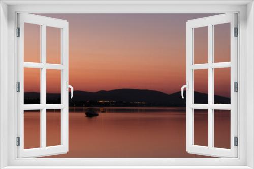 Fototapeta Naklejka Na Ścianę Okno 3D - Sunset on the river