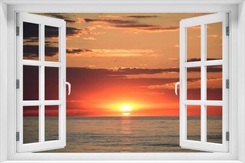 Fototapeta Naklejka Na Ścianę Okno 3D - sunset over the sea