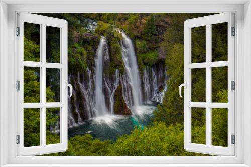 Fototapeta Naklejka Na Ścianę Okno 3D - Burney Falls in McArthur-Burney Falls Memorial State Park, in Shasta County, California