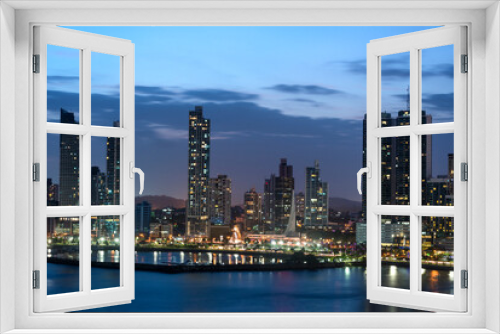 Fototapeta Naklejka Na Ścianę Okno 3D - City skyline at twilight, Panama city, Panama, Central America