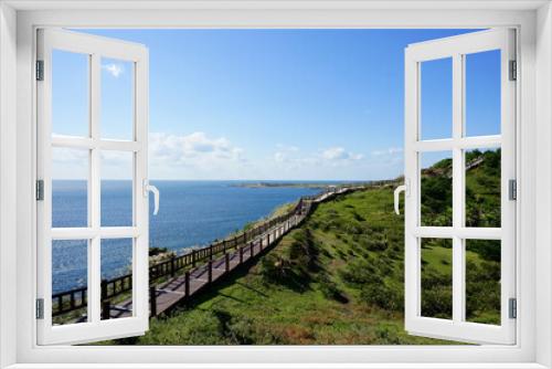 Fototapeta Naklejka Na Ścianę Okno 3D - fascinating seaside walkway