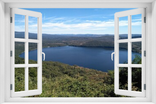 Fototapeta Naklejka Na Ścianę Okno 3D - View of the Round Lake