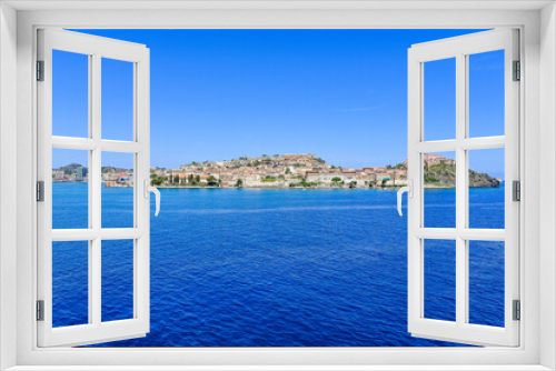 Fototapeta Naklejka Na Ścianę Okno 3D - Portoferraio, Festung, Forte Stella, Forte Falcone, Leuchtturm, Altstadt, Hafen, Insel, Elba, Fischerboote, Boote, Fähre, Fährhafen, Badestrand, Toskana, Toskanischer Archipel, Sommer, Italien