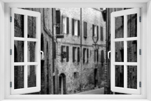 Fototapeta Naklejka Na Ścianę Okno 3D - Generic architecture and street view in Siena, Tuscany, Italy