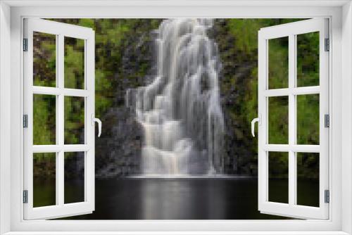 Fototapeta Naklejka Na Ścianę Okno 3D - view of the picturesque Assaranca Waterfall on the coast of County Donegal in Ireland