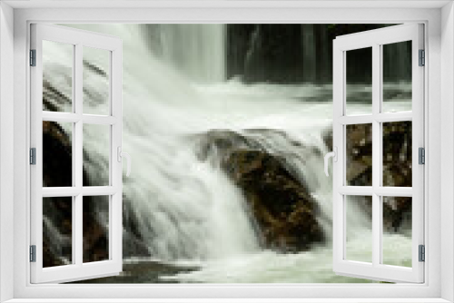 Fototapeta Naklejka Na Ścianę Okno 3D - 新緑の渓流