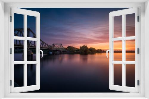 Fototapeta Naklejka Na Ścianę Okno 3D - Glienicker bridge at sunset