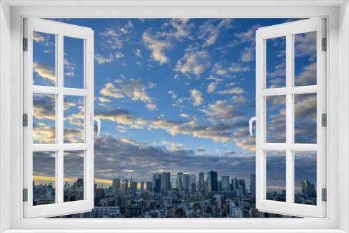 clouds over city 2020年12月4日07時頃、新宿の高層ビル群を撮影。