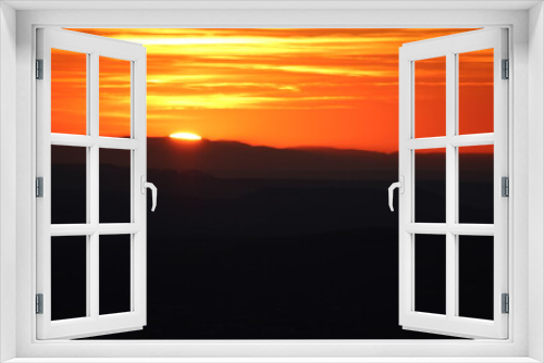 Fototapeta Naklejka Na Ścianę Okno 3D - Le soleil disparaissant