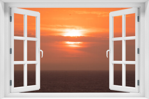 Fototapeta Naklejka Na Ścianę Okno 3D - sunrise at sea