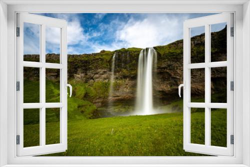 Fototapeta Naklejka Na Ścianę Okno 3D - Der Seljalandsfoss an Islands Südküste	