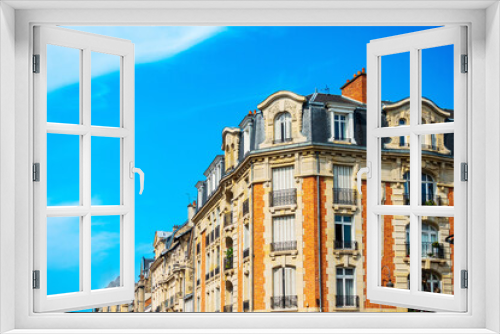 Fototapeta Naklejka Na Ścianę Okno 3D - Antique building view in Reims, France