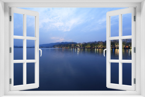 Fototapeta Naklejka Na Ścianę Okno 3D - West Lake in Hangzhou, in the evening