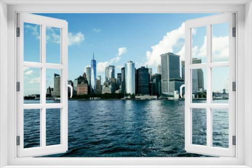 Fototapeta Naklejka Na Ścianę Okno 3D - View of the city of Manhattan from the river