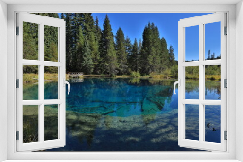 Fototapeta Naklejka Na Ścianę Okno 3D - Little Crater Lake in Oregon