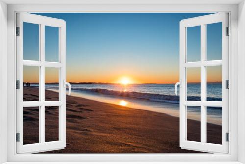 Fototapeta Naklejka Na Ścianę Okno 3D - 海岸の日の出
