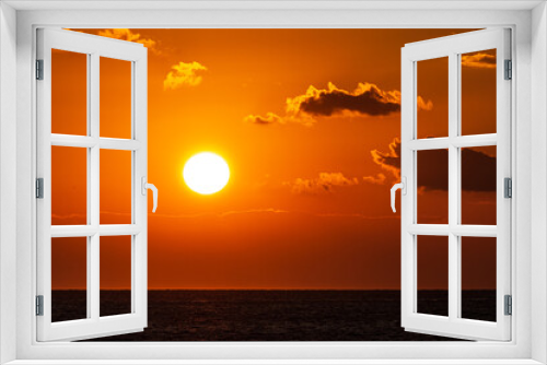 Fototapeta Naklejka Na Ścianę Okno 3D - 夕陽に吠える雲
