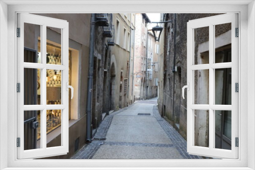 Fototapeta Naklejka Na Ścianę Okno 3D - Rue typique, ville de Cahors, département du Lot, France