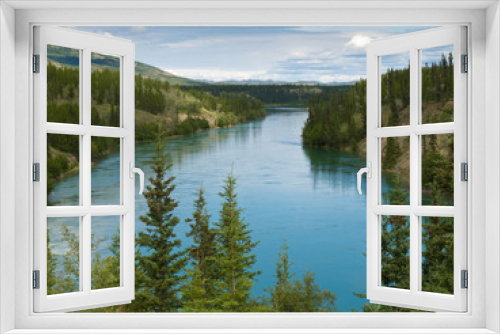 Fototapeta Naklejka Na Ścianę Okno 3D - Yukon River north of Whitehorse Yukon T Canada