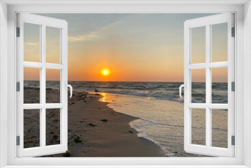 Fototapeta Naklejka Na Ścianę Okno 3D - Sunrise on the sea
