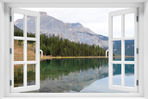 Fototapeta Naklejka Na Ścianę Okno 3D - Emerald Lake
