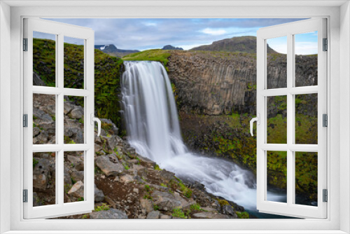 Fototapeta Naklejka Na Ścianę Okno 3D - Svodufoss Waterfall