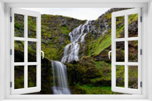 Fototapeta Naklejka Na Ścianę Okno 3D - Kerlingarfoss Waterfall
