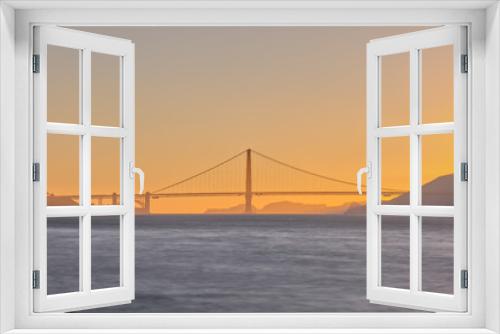 Fototapeta Naklejka Na Ścianę Okno 3D - San Francisco Landmark Backlit During Sunset