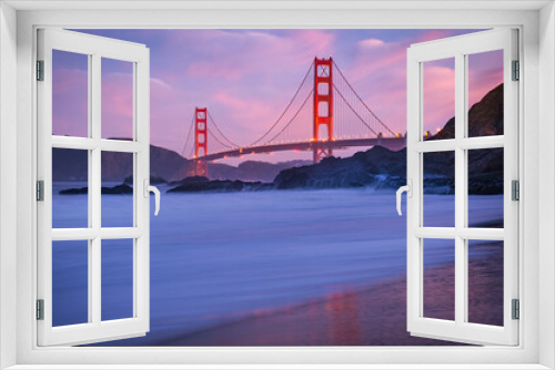 Fototapeta Naklejka Na Ścianę Okno 3D - The Golden Gate Bridge at Dusk