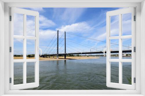 Fototapeta Naklejka Na Ścianę Okno 3D - kniebrücke über rhein in düsseldorf, deutschland