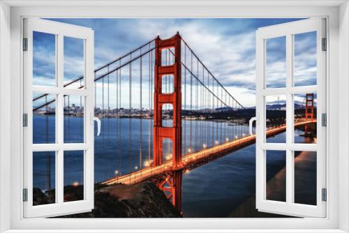 Fototapeta Naklejka Na Ścianę Okno 3D - The famous Golden Gate Bridge
