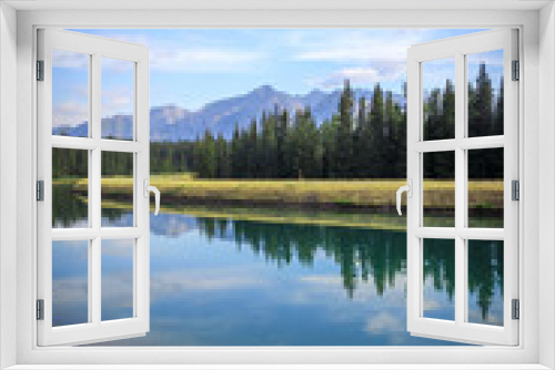 Fototapeta Naklejka Na Ścianę Okno 3D - Johnson Lake in Alberta, Canada