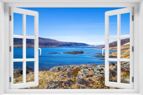 Fototapeta Naklejka Na Ścianę Okno 3D - tiefblaue fjordlandschaft mit Inseln und bergen - in der nähe von Gufudalur