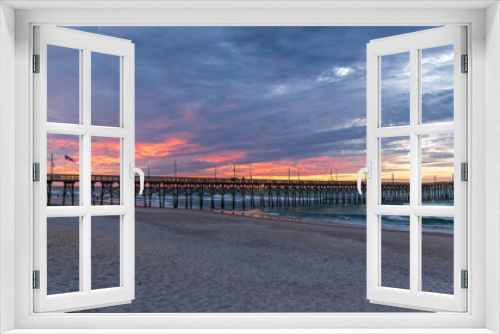 Fototapeta Naklejka Na Ścianę Okno 3D - Surf City Pier