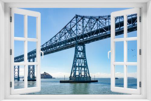Fototapeta Naklejka Na Ścianę Okno 3D - The Richmond Bridge in California spans The San Francisco Bay