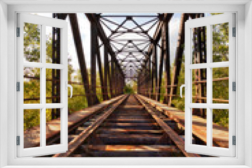Fototapeta Naklejka Na Ścianę Okno 3D - Old Abandoned Railroad Bridge