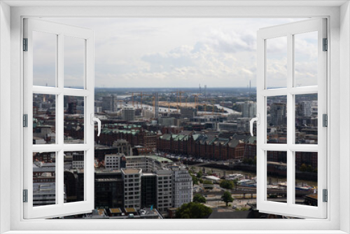 Fototapeta Naklejka Na Ścianę Okno 3D - Stadtpanorama Hamburg