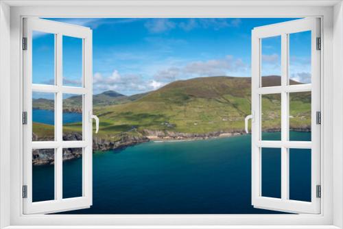 Fototapeta Naklejka Na Ścianę Okno 3D - landscape view of the turquoise waters and golden sand beach at Slea Head on the Dingle Peninsula of County Kerry