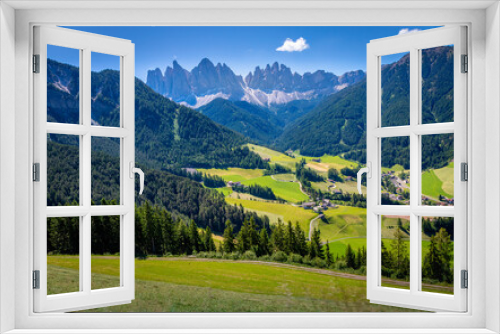 Fototapeta Naklejka Na Ścianę Okno 3D - Idyllic Val di Funes neat St. Magdalena, Dolomites alps in Northern Italy