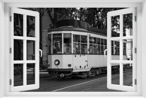 Fototapeta Naklejka Na Ścianę Okno 3D - Old tram in the streets of Milan