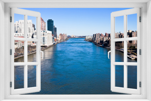 Fototapeta Naklejka Na Ścianę Okno 3D - East river in New York City