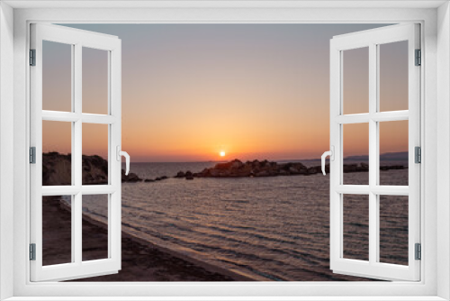 Fototapeta Naklejka Na Ścianę Okno 3D - Magnificent and romantic sunset on a sandy beach