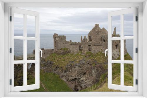 Fototapeta Naklejka Na Ścianę Okno 3D - Dunluce castle, Northern Ireland