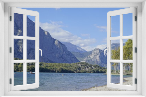 Fototapeta Naklejka Na Ścianę Okno 3D - Bergsee im Herbst mit Blick auf Berge