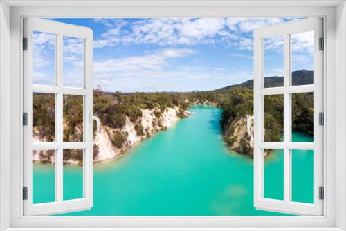 Fototapeta Naklejka Na Ścianę Okno 3D - Little Blue Lake in Tasmania Australia