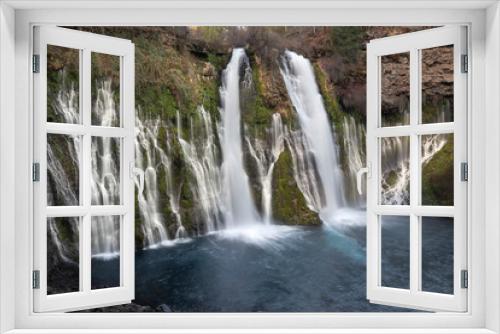 Fototapeta Naklejka Na Ścianę Okno 3D - USA, California, McArthur-Burney Falls State Park. Burney Creek waterfall and pool.